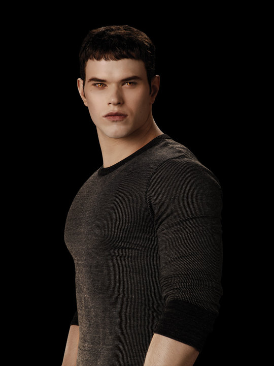 Emmett Cullen (21)